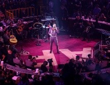 El cantante compartió el escenario con 