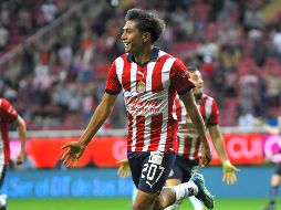 El canterano del Guadalajara, quien no había anotado desde la segunda jornada, volvió a ser factor en el marcador luego de que sentenciara a los cementeros al minuto 97. IMAGO7