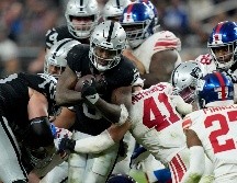 Los Raiders tuvieron debut de head coach en partido contra Giants. AP/ J. Locher.