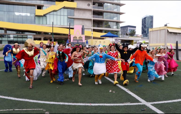 Desfile del American School. GENTE BIEN JALISCO/ Claudio Jimeno