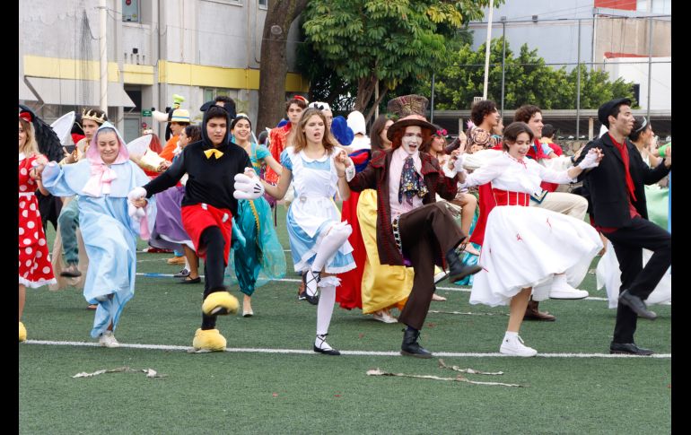 Desfile del American School. GENTE BIEN JALISCO/ Claudio Jimeno