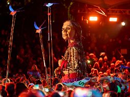 La marioneta de Amal, inspirada en las mojigangas mexicanas, según sus diseñadores, ha cautivado a más de un millón de personas en más de 120 ciudades desde que emprendió la marcha en Turquía. CORTESÍA