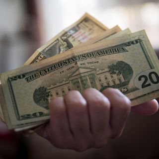 El peso se deprecia frente al dólar en la cotización del día de hoy