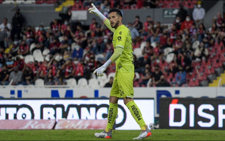 La posible salida de Camilo Vargas, sumada a la de otros jugadores, podría marcar un cambio importante en la plantilla del equipo rojinegro. IMAGO7