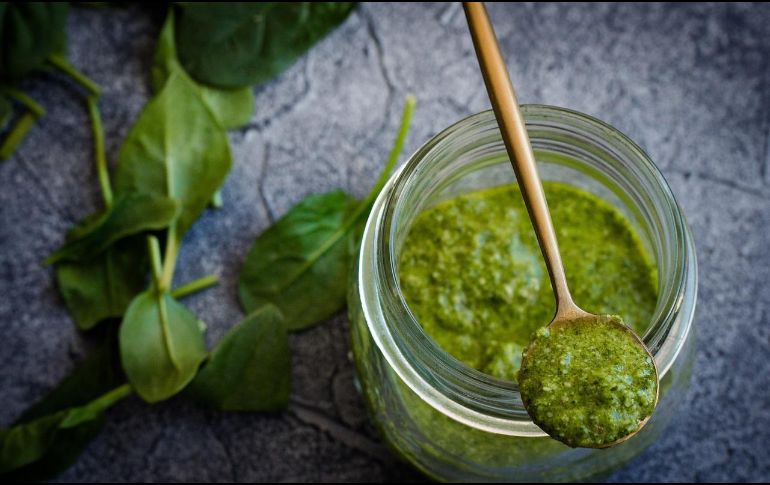 Una de esas salsas es la famosa salsa verde de tomate, que su preparación suele ser muy fácil y rápida, sin embargo, hay ocasiones que al terminar de prepararla puede quedar con un sabor un poco ácida. Pixabay