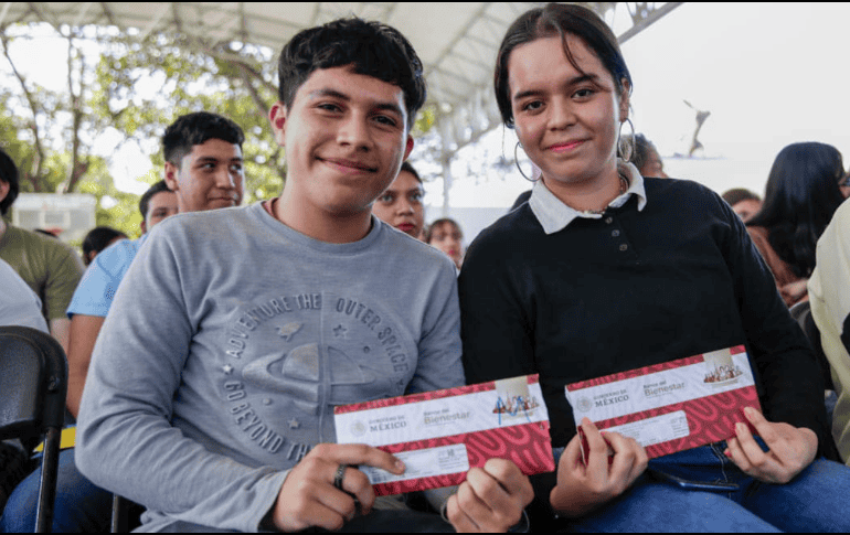 Para conocer la fecha, hora y sede para recoger la Tarjeta del Bienestar, los becarios que no la hayan recogido a tiempo deben ingresar al Buscador de Estatus. ESPECIAL/ Programas del Bienestar.