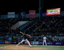 Humberto Castellanos admitió dos carreras en su apertura y cargó con la derrota. TWITTER/charrosbeisbol