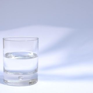 ¡No bebas agua salada! Estos son los riesgos para tu cuerpo