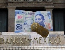 En caso de que tengas alguno de estas dos características en los números de serie de tus billetes de 20 pesos guárdalo. ESPECIAL / EFE