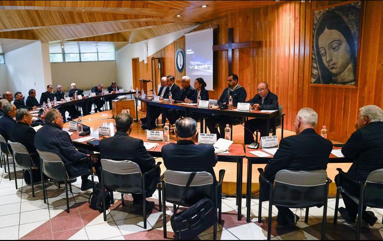 Claudia Sheibaum en reunión con el consejo permanente de la Conferencia del Episcopado Mexicano, organismo que agrupa a los obispos del país. TWITTER/Claudiashein