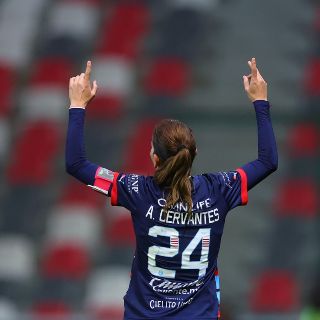 Alicia Cervantes renueva con Chivas Femenil