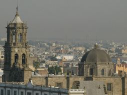 Una inversión térmica se registra después de una noche de cielo despejado y viento en calma, y cuando el aire cercano al suelo se ha enfriado más rápido que el aire de la parte superior. EL INFORMADOR / ARCHIVO