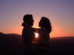 Si quieres conocer cuál es tu lenguaje del amor y conocerte mejor, puedes hacer el famoso test en internet. Unsplash.