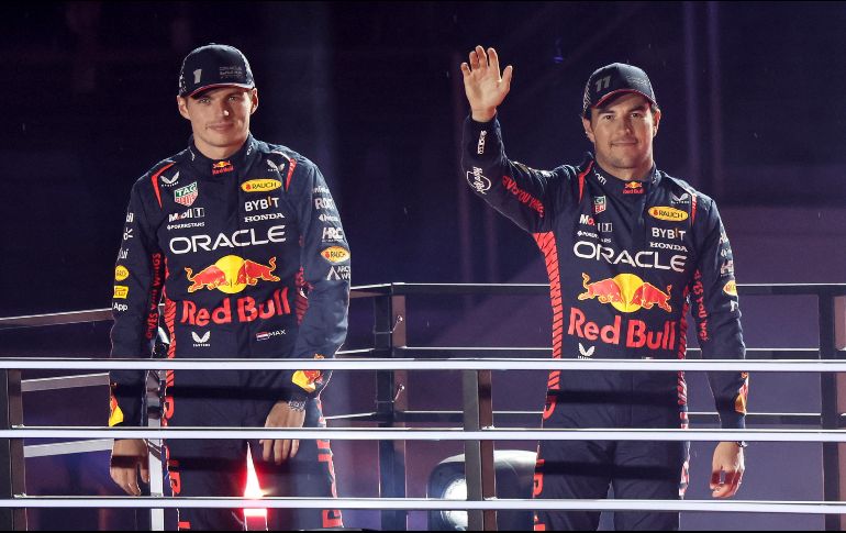 Max Verstappen y Sergio Pérez en su presentación en el Gran Premio de Las Vegas. EFE/E. Laurent