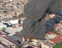 Incendio en bodega de calzado, CDMX. ESPECIAL/ X