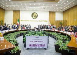 En sesión extraordinaria, consejeros acordaron las fechas y las condiciones de los debates. ESPECIAL