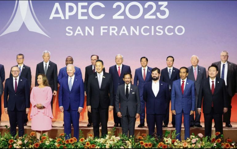 Andrés Manuel López Obrador había asegurado que no quería tomarse una foto con la presidente de Perú, Dina Boluarte, durante la APEC. EFE