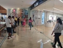 La compra presencial en tiendas y plazas comerciales sigue siendo el método preferido de los ciudadanos mexicanos. El Informador / José Díaz