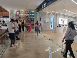 La compra presencial en tiendas y plazas comerciales sigue siendo el método preferido de los ciudadanos mexicanos. El Informador / José Díaz