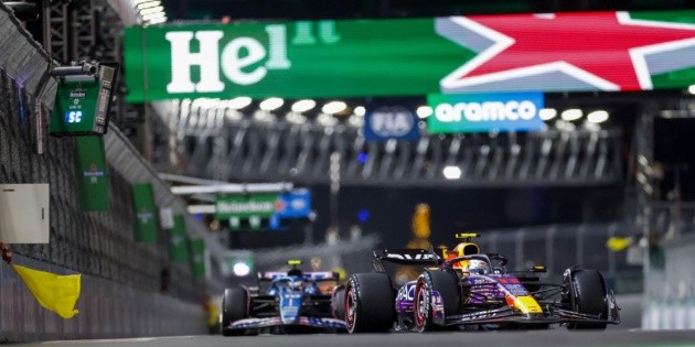 Checo Pérez reconoce la labor de Leclerc