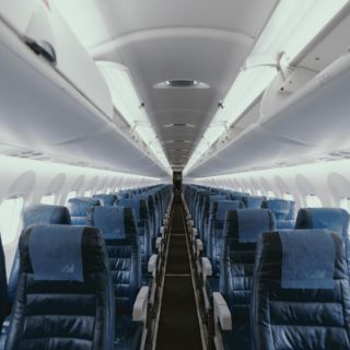 ¿Qué pasa si no selecciono los asientos de avión?