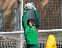Uno de los lesionados es Guillermo Ochoa. El cancerbero azteca terminó con el hombro herido después de un choque en el partido contra Honduras. IMAGO7