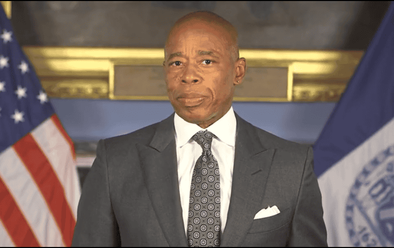 El memorando indica que no puede haber despidos como parte del plan de reducción de gastos. X/@NYCMayor