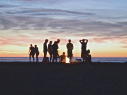 Fue el profesor Arthur Brooks quien presentó este estudio. Unsplash.