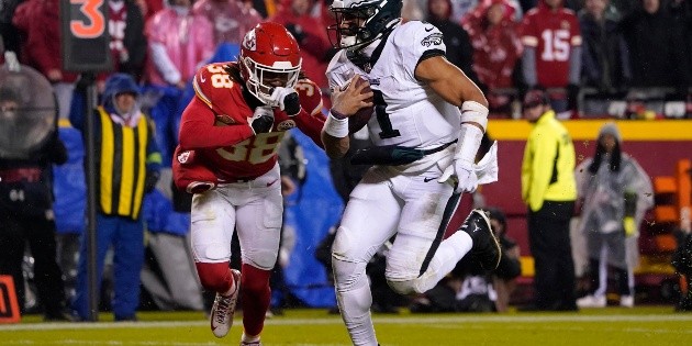 NFL: Eagles vence a Chiefs y se confirma como el mejor de la liga