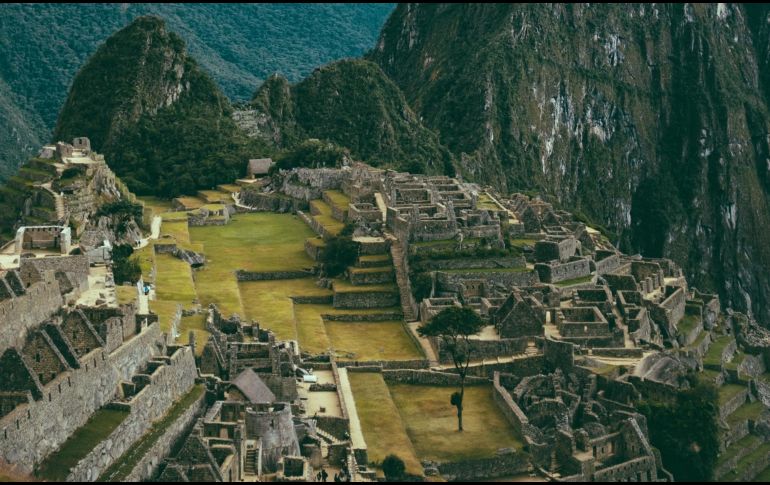 La razón por la Machu Picchu se hunde es por su explotación turística, así como fallas geológicas. Unsplash.