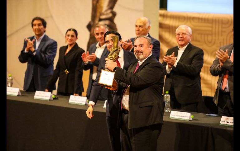 Este martes fue entregado, en su segunda edición, el Premio a la Generosidad Jalisco, impulsado por el Banco de Alimentos de Guadalajara en coordinación con la Secretaría del Sistema de Asistencia Social. EL INFORMADOR / A. Navarro
