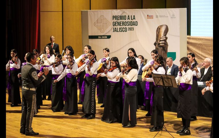 Este martes fue entregado, en su segunda edición, el Premio a la Generosidad Jalisco, impulsado por el Banco de Alimentos de Guadalajara en coordinación con la Secretaría del Sistema de Asistencia Social. EL INFORMADOR / A. Navarro