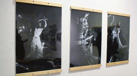 El encuentro ofrece una exposición fotográfica que muestra dos de las obras más icónicas de Tatsumi Hijikata. CORTESÍA