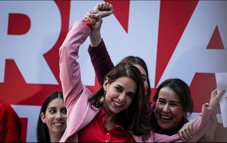 La ahora diputada federal con licencia entregó su documentación en las instalaciones del partido tricolor en Guadalajara. EL INFORMADOR/ H. Figueroa.