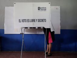 INE aprobó que las credenciales cuya vigencia termina el 31 de diciembre de 2023 sean válidas para votar el próximo 2024. EL INFROMADOR/ ARCHIVO.