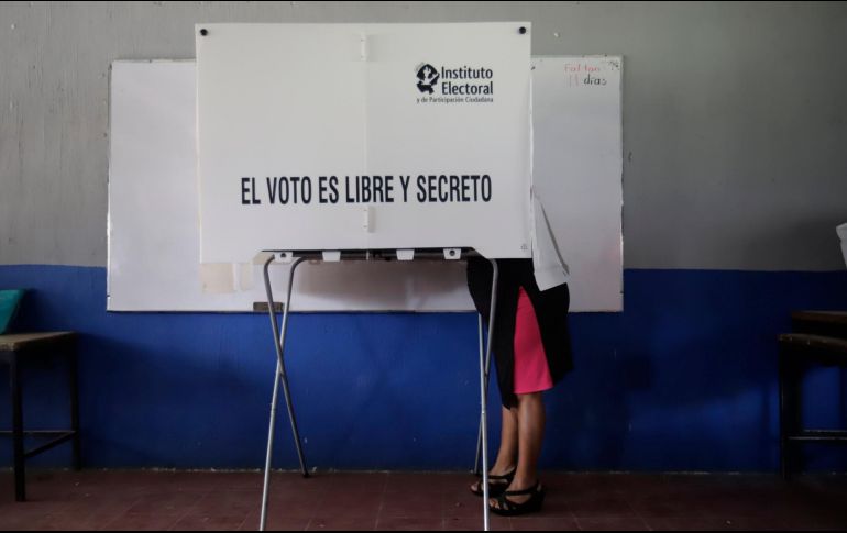 INE aprobó que las credenciales cuya vigencia termina el 31 de diciembre de 2023 sean válidas para votar el próximo 2024. EL INFROMADOR/ ARCHIVO.
