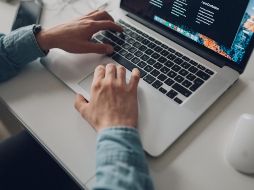 El trabajar desde casa puede conllevar riesgos invisibles, como las vulnerabilidades referidas a la Internet de las cosas. UNSPLASH /  Š. Štefančík