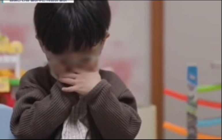 La psiquiatra Oh Eun-Young descubre que el comportamiento del menor se trata de un descuido por parte de sus padres, ya que solo pedía amor. ESPECIAL