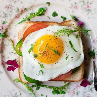 Estos son los alimentos que debes consumir para combatir el insomnio