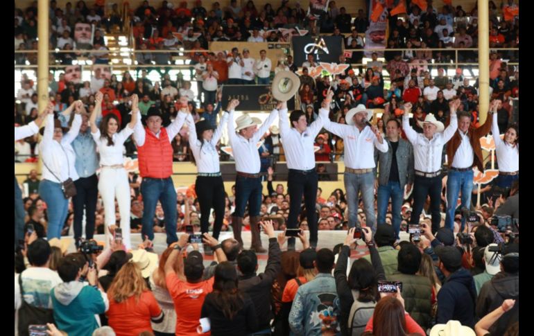 Con un lienzo charro abarrotado con 15 mil personas presentes, Gerardo Quirino Velázquez arrancó su precampaña para buscar la alcaldía de Tlajomulco. CORTESÍA