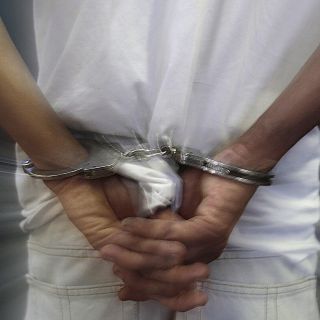 Condenan a seis ultraderechistas por incidentes en Francia