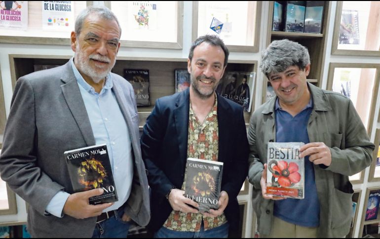Jorge Díaz, Agustín Martínez y Antonio Mercero; juntos son Carmen Mola. EL INFORMADOR/ A. Navarro