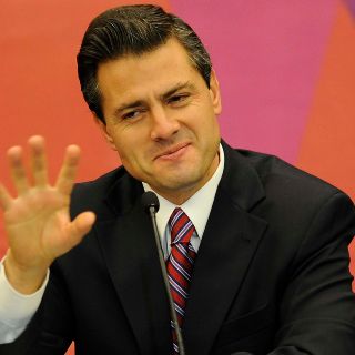 ¿Lo recuerdas? Así fue la vez que Peña Nieto se hizo "bolas" en la FIL (VIDEO)