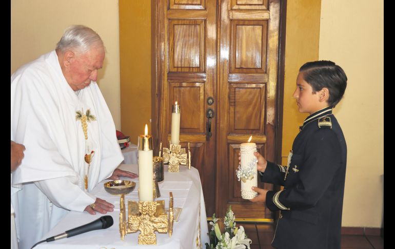 Cardenal Juan Sandoval con Mariano Alcalá. GENTE BIEN/ SANTIAGO LÓPEZ CUEVAS