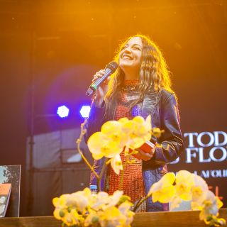 FIL 2023: Natalia Lafourcade y el diario musical “De todas las flores”