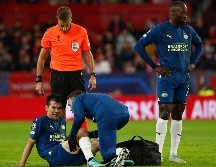 Lozano no estará recuperado para el enfrentamiento de este fin de semana en la Eredivisie. EFE/ J. Muñoz.