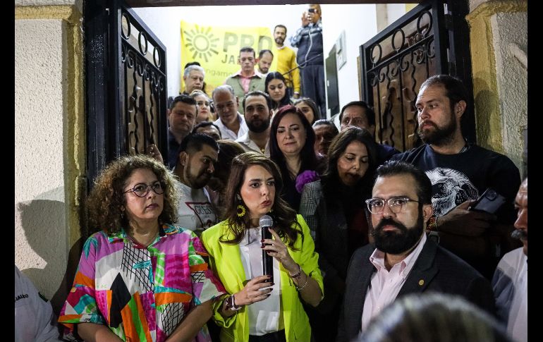 Ante las representaciones perredistas, la ahora precandidata de la coalición del Frente Amplio por Jalisco, prometió devolver la relevancia del PRD en el estado. EL INFORMADOR / H. Figueroa