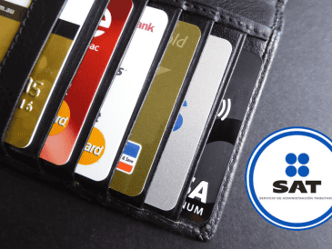 Conocer en qué casos puede interferir el SAT respecto al dinero en tu tarjeta de débito. CANVA