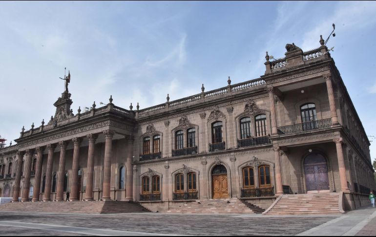 El juez del tercer distrito laboral en la Ciudad de México, Gabriel Domínguez, ha revocado una vez más el nombramiento del Gobernador Interino, realizado por el Congreso y otorgado a Luis Enrique Orozco Suárez, ex vicefiscal. SUN / ARCHIVO