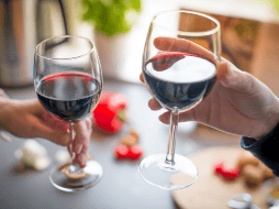 Expertos recomiendan beberse en cantidades apropiadas y a una determinada hora del día.CANVA